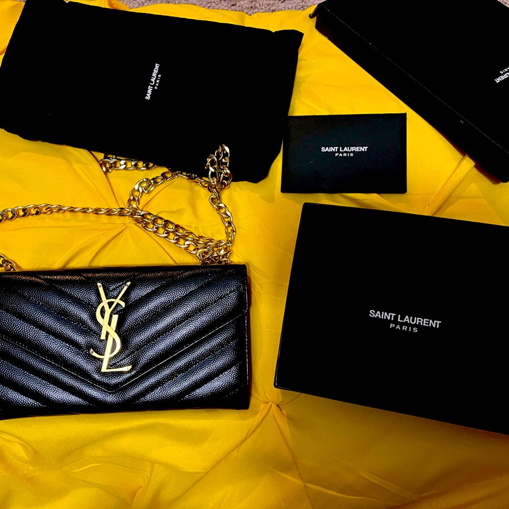 PreLoved YSL Saint Laurent mono matelasse envelope wallet on chain w gold accent